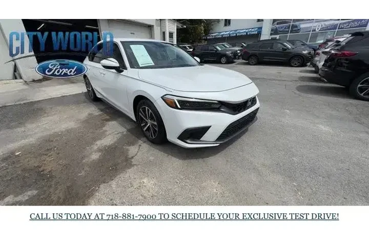 $21577 : Honda Civic 2023 LX 4dr Hatc image 8