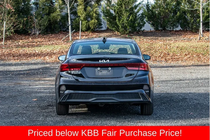 $13495 : Kia Forte 2024 LX 4dr Sedan image 7