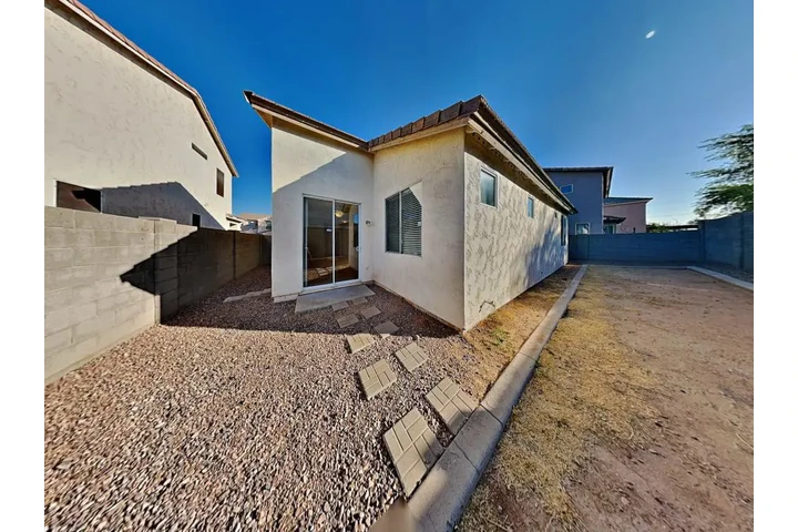 $1050 : Home for rent image 10