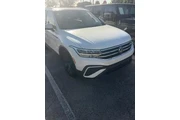 $18590 : Volkswagen Tiguan 2023 SE 4d thumbnail