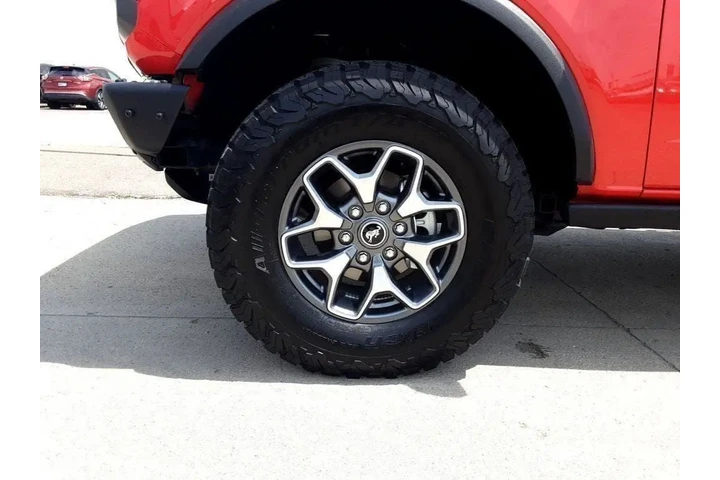 $52495 : 2024 Bronco Badlands image 10