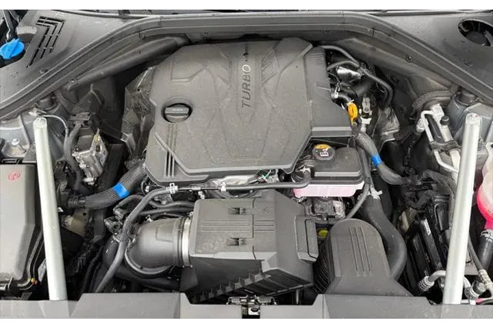 $60 : Genesis GV70 2026 AWD 2.5T A image 8