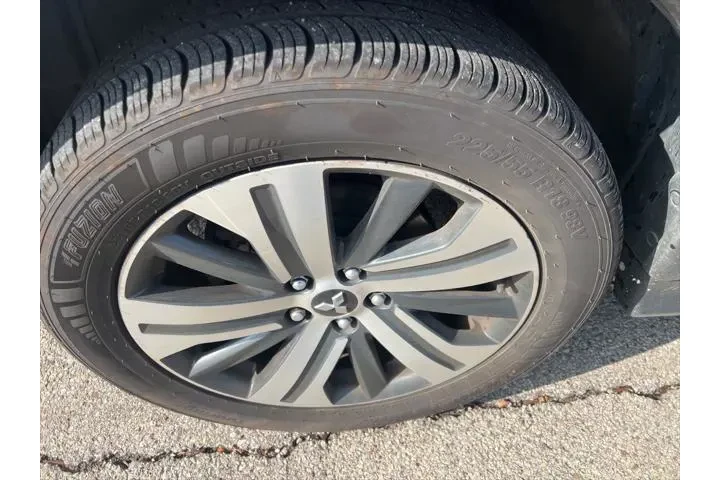 $15998 : Mitsubishi Outlander Sport 2 image 5