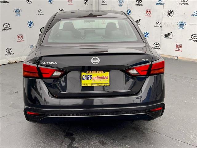 $18995 : Used 2021 Altima 2.5 SV Sedan image 4