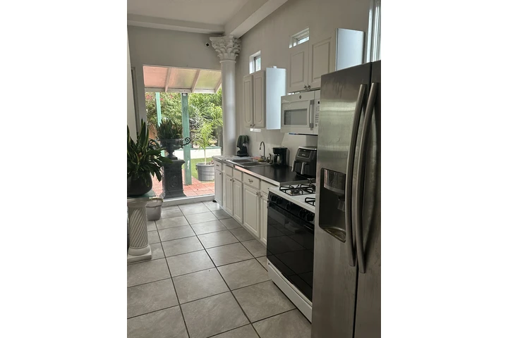 $700 : RENTO CUARTO EN ORLANDO image 4