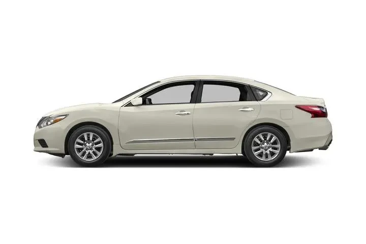 $13088 : Nissan Altima 2017 2.5 S 4dr image 2