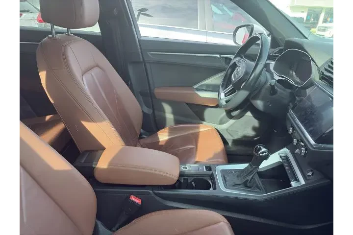 $18450 : Audi Q3 2020 AWD quattro S l image 4