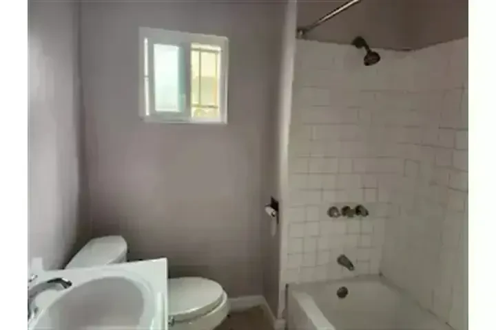 $1675 : APT. 1-RECAMARA/ 1-BAÑO image 3