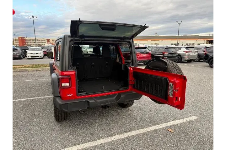 $20900 : Jeep Wrangler Unlimited 2018 image 9