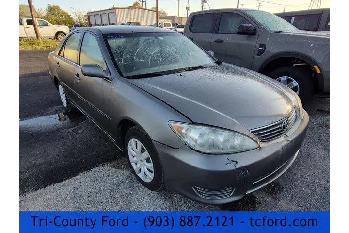 Toyota Camry 2005 4dr Sedan image 1