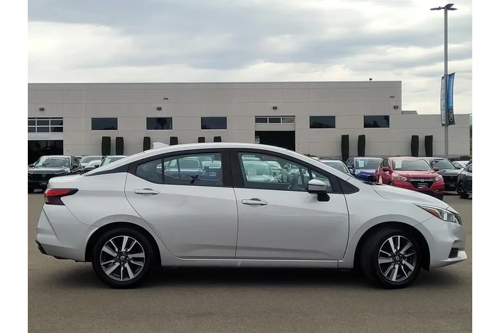 $13588 : Nissan Versa 2021 SV 4dr Sed image 3