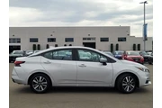 $13588 : Nissan Versa 2021 SV 4dr Sed thumbnail