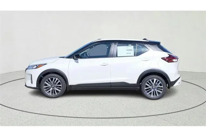 $16611 : Nissan Kicks 2024 SV 4dr Cro image 4