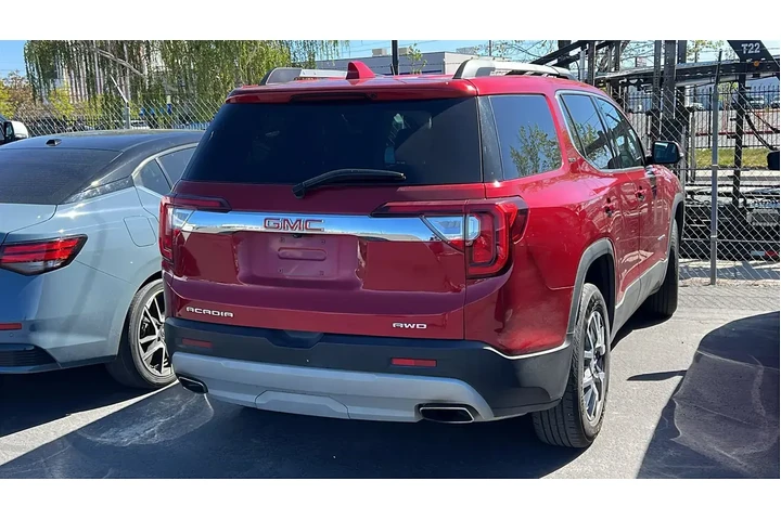 $31984 : GMC Acadia 2023 4x4 SLT 4dr image 2