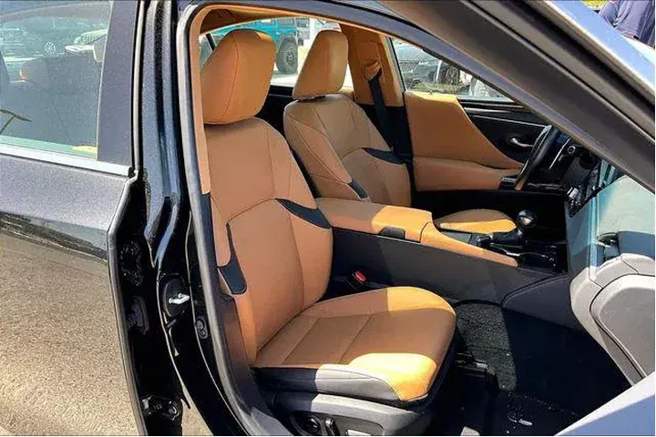 $39872 : Lexus ES 350 2023 4dr Sedan image 7