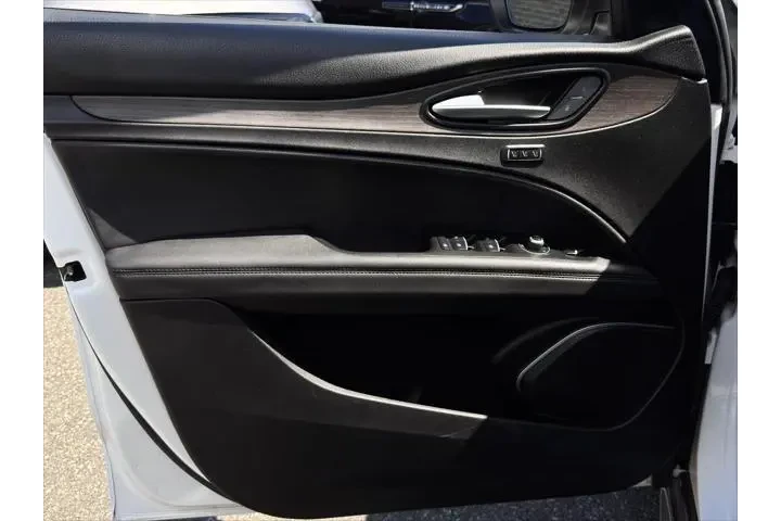 $22095 : Alfa Romeo Stelvio 2022 AWD image 10