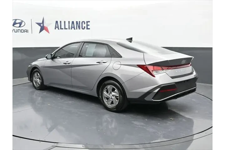 $18988 : Hyundai ELANTRA 2025 SE 4dr image 4
