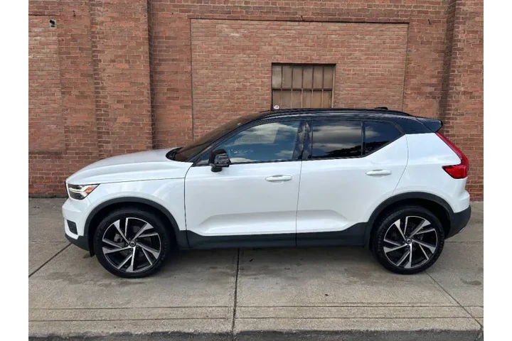 $22500 : 2020 XC40 T5 R-Design image 3