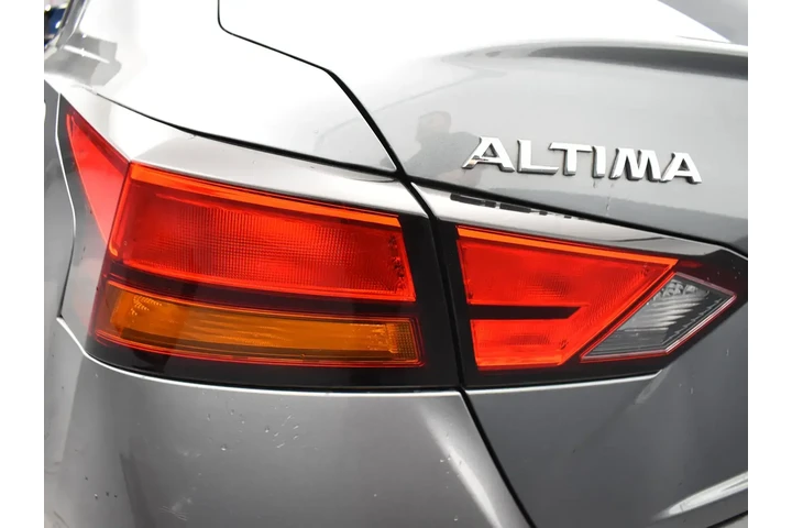 $11818 : Nissan Altima 2020 2.5 SR 4d image 8