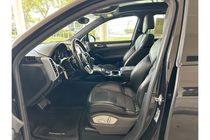 $23969 : Porsche Cayenne 2016 AWD GTS image 5