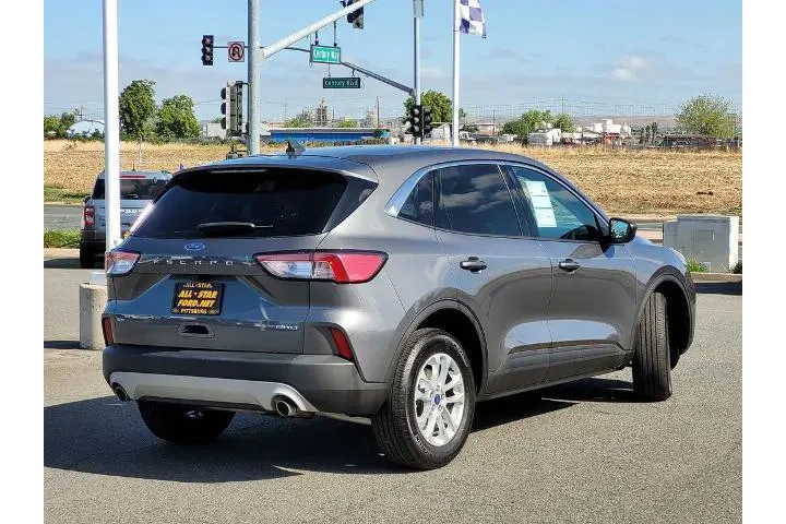 $21900 : Ford Escape 2022 AWD SE 4dr image 4