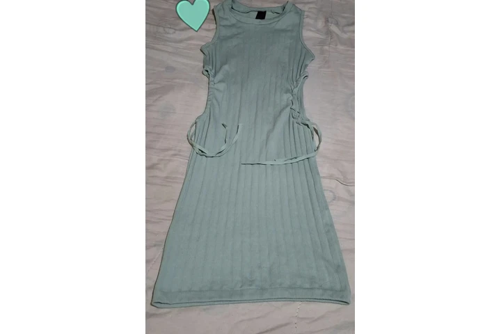$100 : Ropa Seminueva image 2