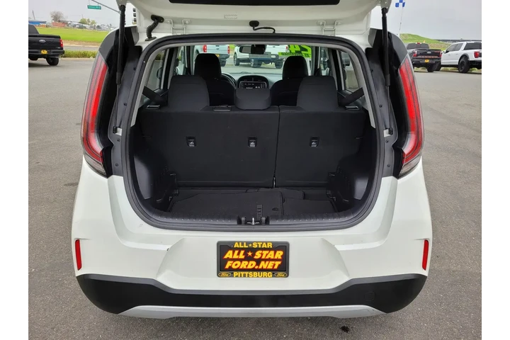 $17750 : Kia Soul 2024 S 4dr Crossove image 10