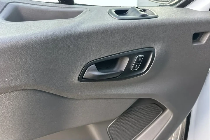 $32900 : Ford Transit 2023 150 3dr SW image 10