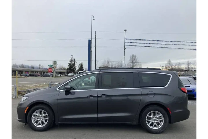 $24999 : 2022 Pacifica Touring L image 9