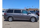 $19952 : 2017 Sienna XLE 7-Passenger A thumbnail