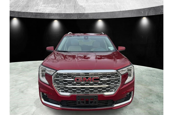 $25985 : GMC Terrain 2023 AWD Denali image 2