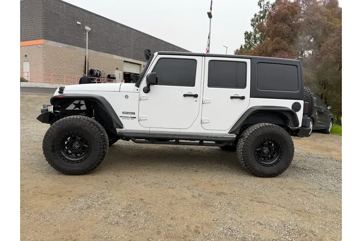 $24500 : Jeep Wrangler JK Unlimited 2 image 2