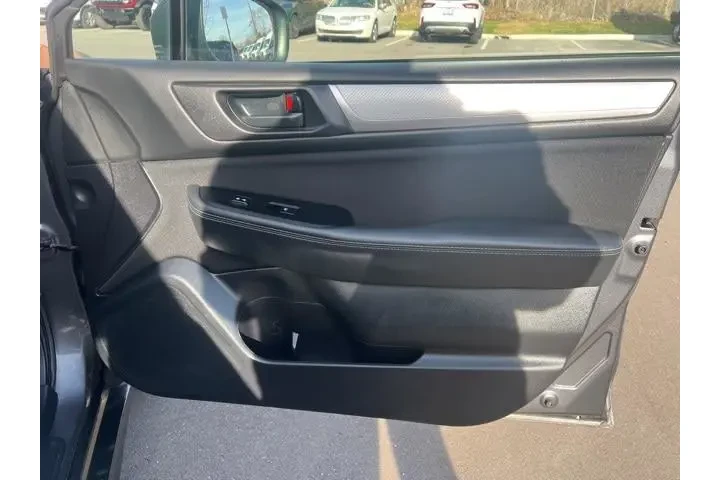 $16930 : Subaru Legacy 2019 AWD 2.5i image 10