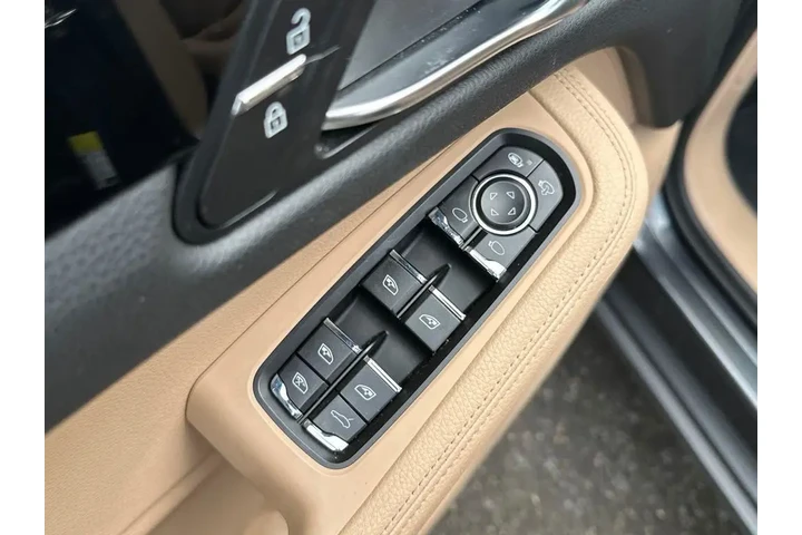 $33900 : Porsche Macan 2020 AWD 4dr S image 10
