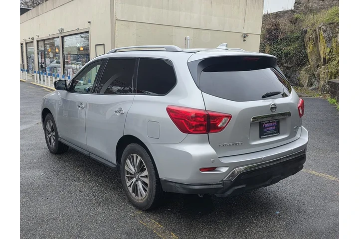 $13995 : 2019 Pathfinder SV image 4