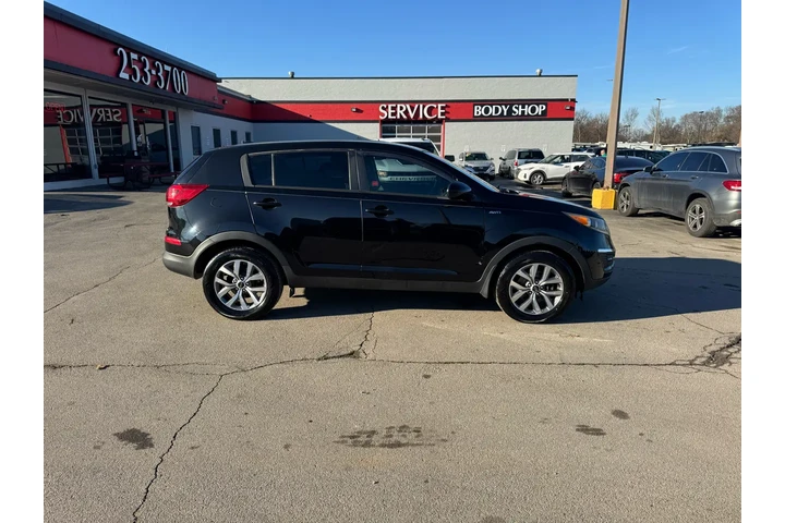 $9980 : 2015 Sportage AWD 4dr LX image 1