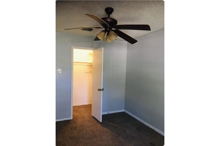 $750 : CUARTO EN RENTA EN KATY image 3