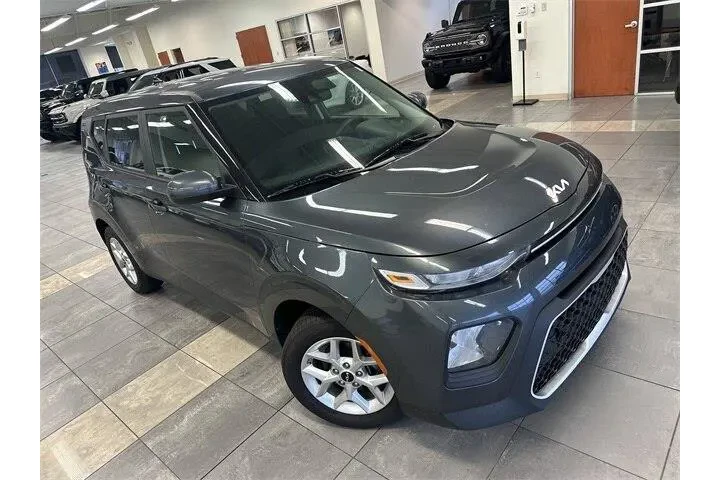 $15000 : Kia Soul 2022 LX 4dr Crossov image 8