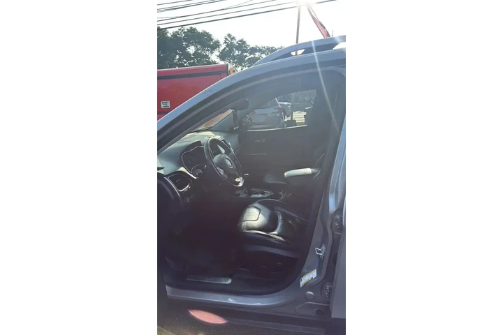 $9797 : Jeep Cherokee 2019 4x4 High image 6