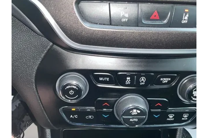 $23850 : Jeep Cherokee 2021 4x4 Trail image 5