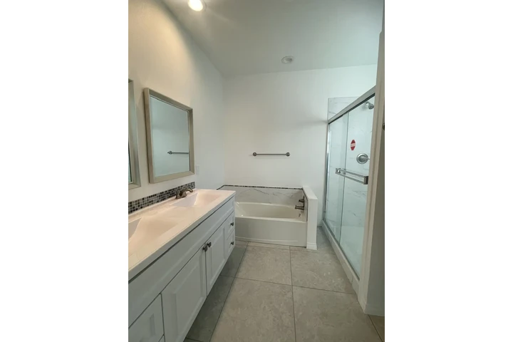 $1 : Casa nueva 5 recámaras en rent image 7