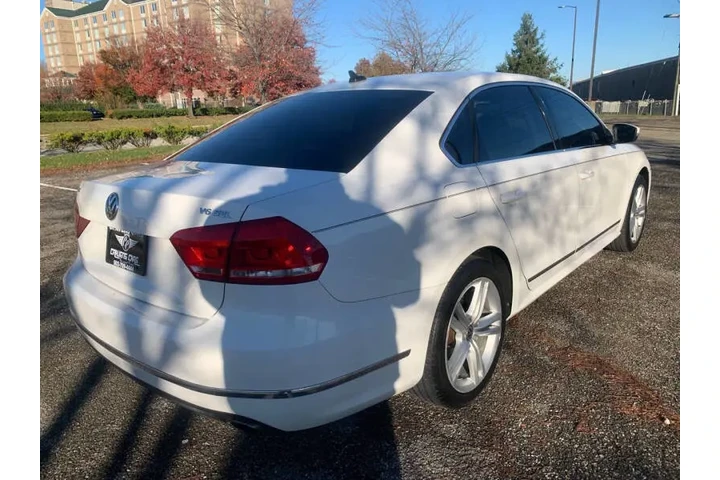 $8995 : 2014 Passat 3.6L V6 SEL Premi image 6