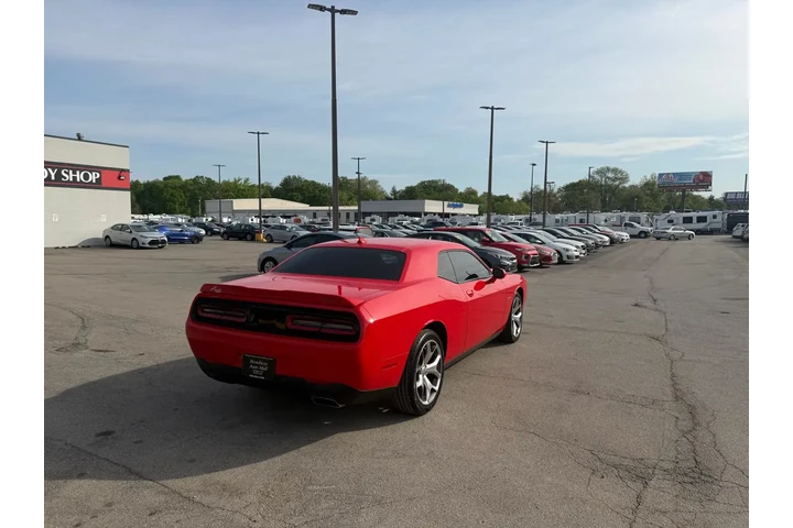 $18980 : 2015 Challenger 2dr Cpe R/T P image 2