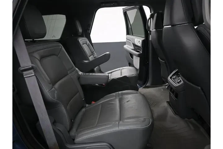 $28644 : Lincoln Navigator 2018 4x4 R image 10