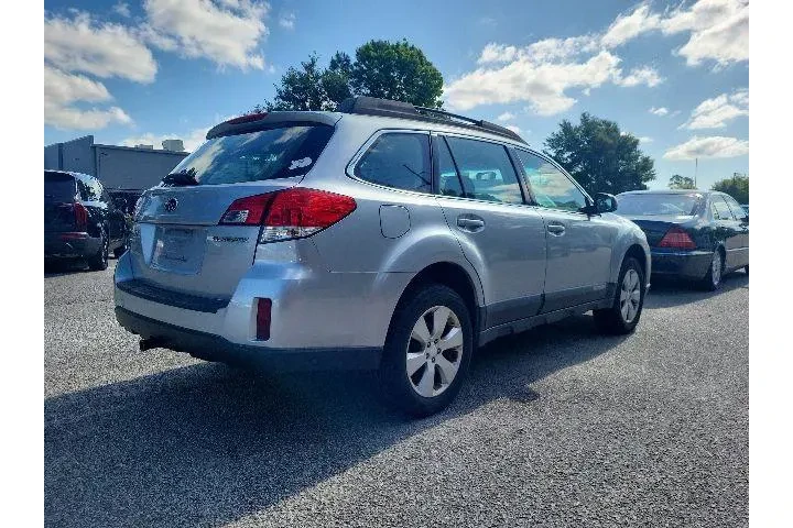 $9995 : Subaru Outback 2012 AWD 2.5i image 2