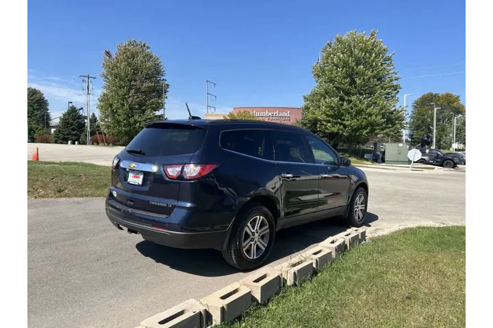 $7990 : 2016 Traverse LT image 6