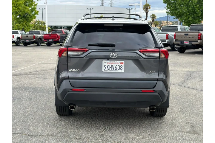 $34470 : Toyota RAV4 2023 XLE Premium image 4