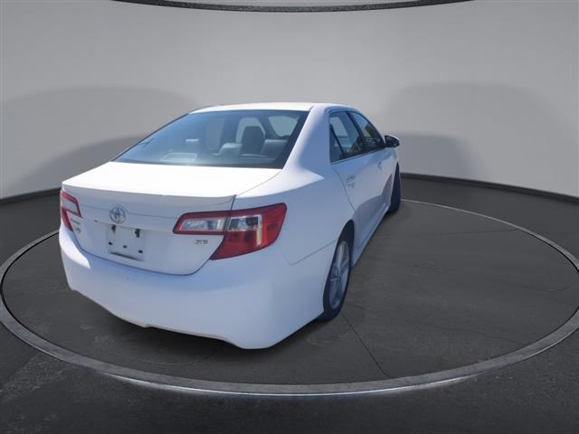 $13400 : PRE-OWNED 2014 TOYOTA CAMRY SE image 8