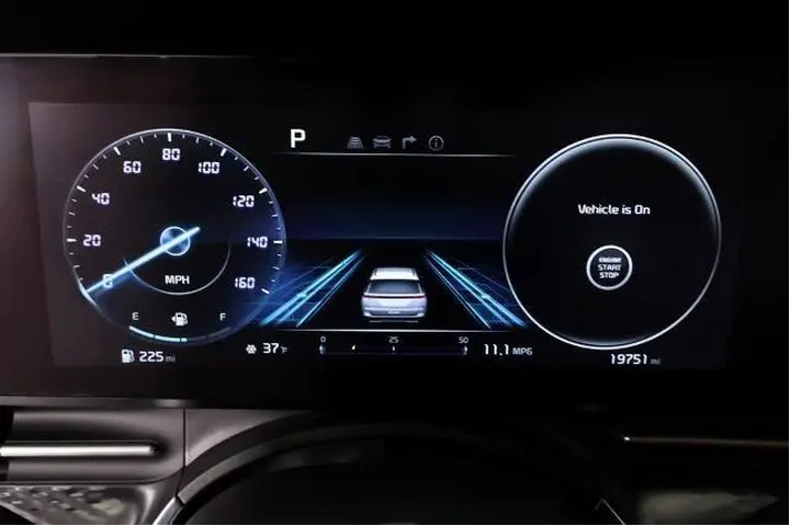 $39734 : Kia Carnival 2023 SX Prestig image 4