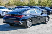 $23000 : Hyundai ELANTRA 2026 SE 4dr thumbnail